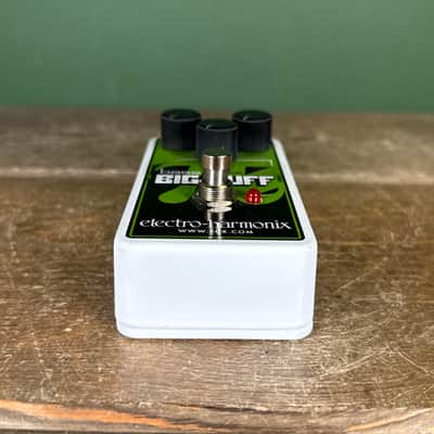 Electro-Harmonix Nano Bass Big Muff Pi Distortion / Sustainer 2014 - Present - Green / Black image 6
