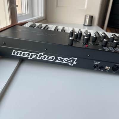 Dave Smith Instruments Mopho x4 44-Key 4-Voice Polyphonic Synthesizer 2013 - 2018 - Black with Wood Sides image 5
