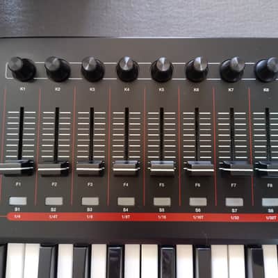 Akai Professional MPK261 – 61-Key MIDI Controller image 7