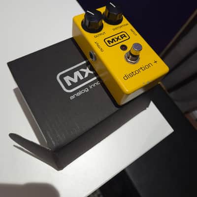MXR M104 Distortion + | Reverb