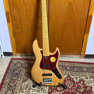 Sire Marcus Miller V7 5 String 2026 - Natural image 2