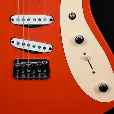 Pentagram S-Style "one-off" from 2024 in Red with original Hardcase image 5