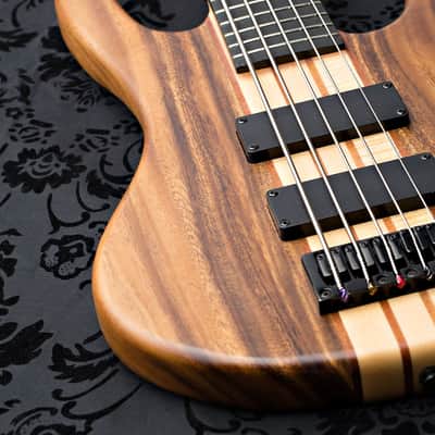 Wolf 5 String Bass Walnut image 12