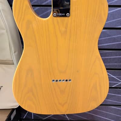 Fender American Vintage II 1951 Telecaster Butterscotch Blonde & Hard Case B Stock image 3