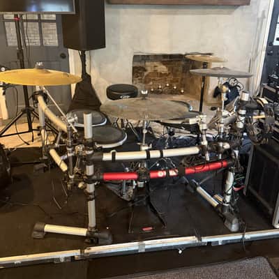 Yamaha and Zildjian Yamaha DTXtremeIIS 5pc Electronic Drum Kit w/ Zildjian Gen16 Cymbal Pack 2010 - Black
