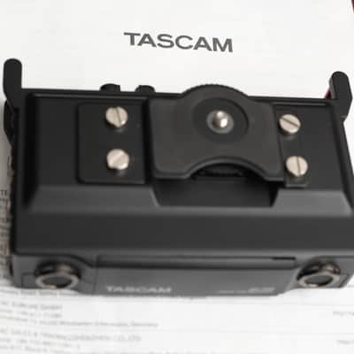TASCAM DR-70D 4-Channel Audio Recorder for DSLR Cameras 2014 - Present - Black image 2