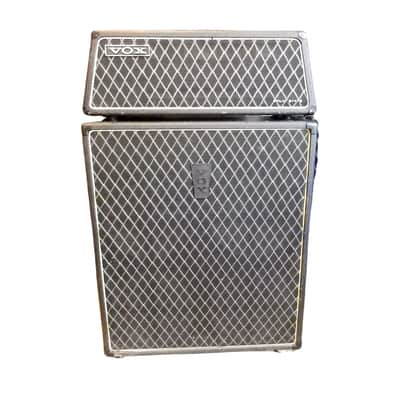 Vox V117 Sovereign 2-Channel 60-Watt 4x12" Piggyback Bass Amp