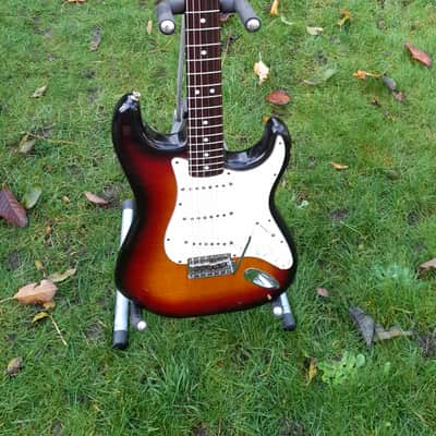 Fender AVRI Stratocaster 1983 - Sunburst image 2