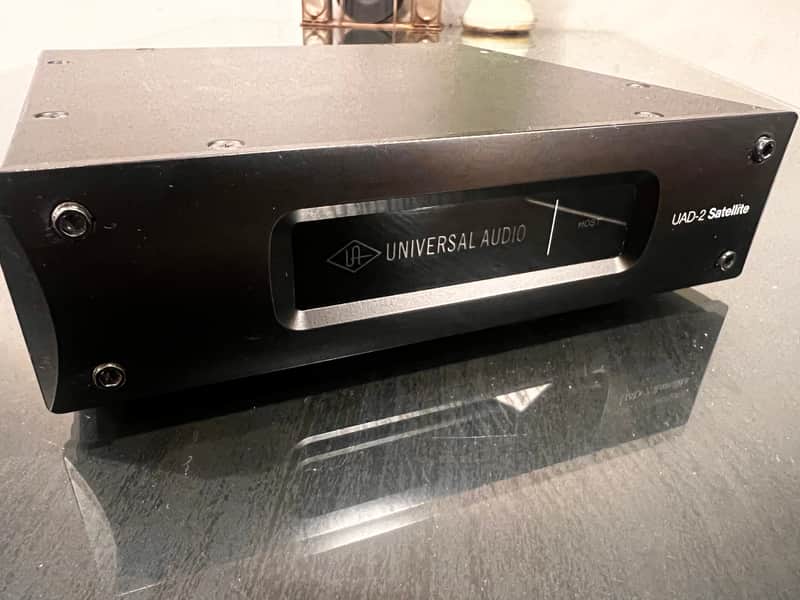 Universal Audio UAD-2 Satellite OCTO Core Thunderbolt DSP Accelerator 2019 - 2020 - Black image 1