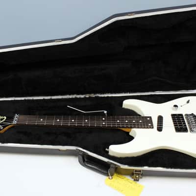 Vintage 1989-1991 Charvel Fusion Deluxe Electric Guitar, Flour (White), Japan, MIJ image 20