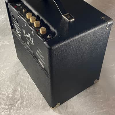 Fender Rumble 25: 1x8 25w Bass Amp image 2