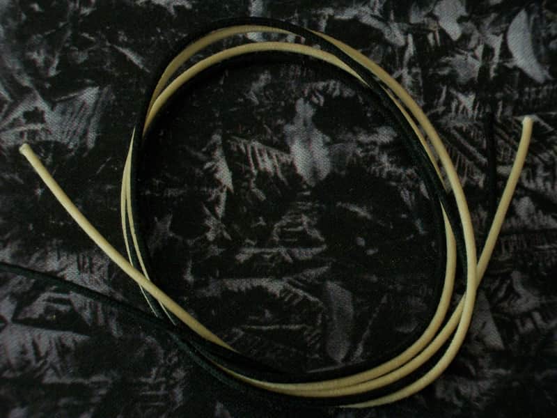 6 Feet 22 awg Gavitt Pushback Cloth Guitar Wire 22ga (3 Ft Black / 3 Ft White) Bild 1