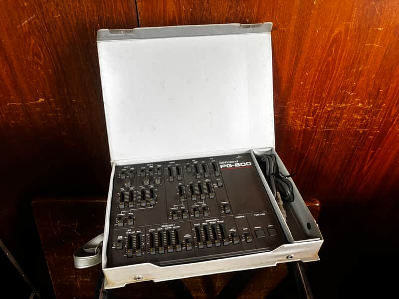 Roland PG-800 Synthesizer Programmer | Reverb Canada