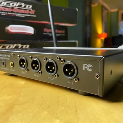 VocoPro Digital-Quad-H2 Four-Channel UHF Wireless Handheld Microphone System (913.3 to 925.8 MHz) image 3