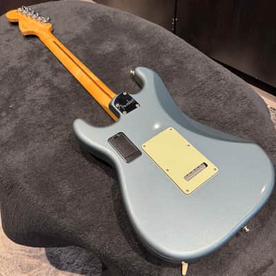 Fender Deluxe Roadhouse Stratocaster with Pau Ferro Fretboard 2018 - 2021 - Mystic Ice Blue image 12
