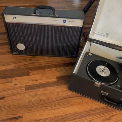 1962 Tube Record Changer Portable Stereo - Fully Refurbished image 5