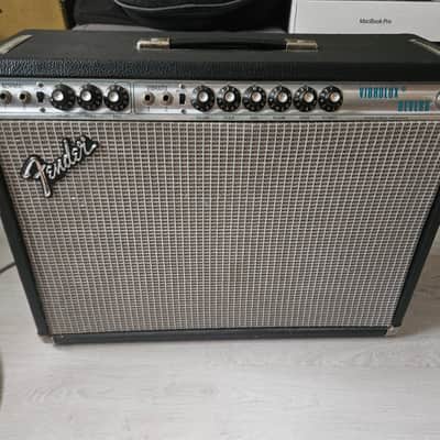 Fender Vibrolux Reverb 2-Channel 35-Watt 2x10" Guitar Combo 1970 - 1980 - Silverface image 1