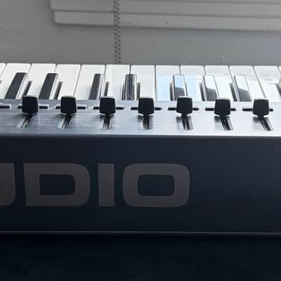 M-Audio Oxygen 49 USB MIDI Controller 3rd gen image 5