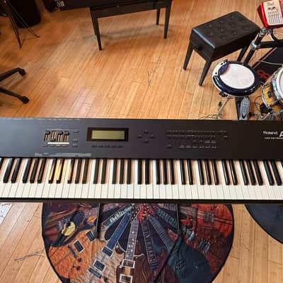 Roland A-80 88-Key MIDI Keyboard Controller 1989 - 1995 - Black