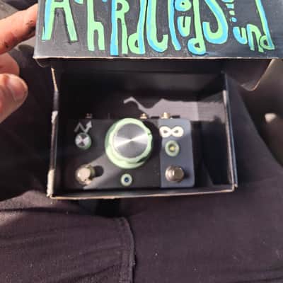 Anchored Cloud Sound JHS inspired feedback looper 2026 - Green/black/Slate/handpainted image 8