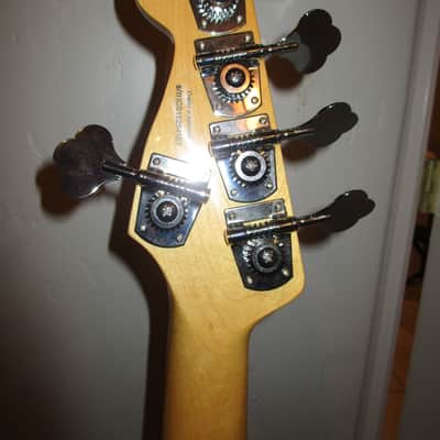 Squier Vintage Modified Precision Bass V 2014 - 2016 - 3-Color Sunburst image 4