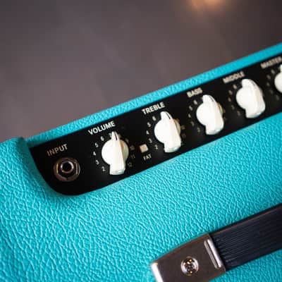 Fender Limited Edition Blues Junior IV - Two Tone Purple/Seafoam image 5