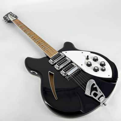 1999 Rickenbacker 370 - Jetglo image 13