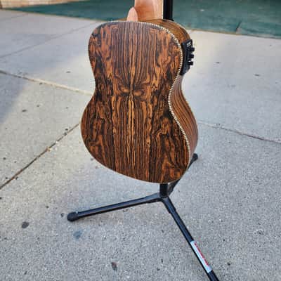 Amahi UK440C-EQ Concert Ukulele w/Electronics - Natural image 9
