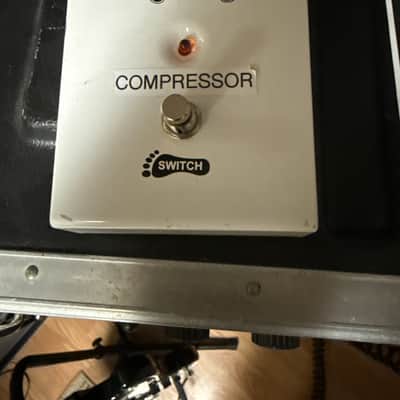 Orange 4 Stroke 300 Bass Head 2010s - White image 3
