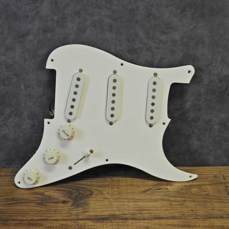 Peavey Raptor Stratocaster style pickguard Loaded 1990's - White image 1
