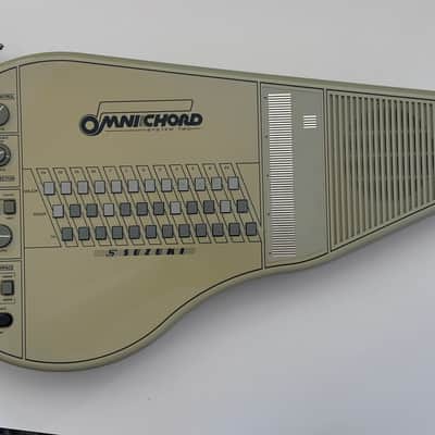 Suzuki OM-84 Omnichord System Two 1984 Ivory Harp Synthesizer image 2