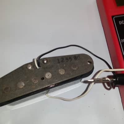 Fender STRATOCASTER Pickup 1980 grey bottom meter read 5.50 image 3