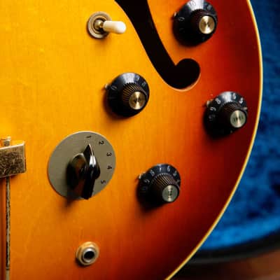 Gibson ES-345 Stereo Vintage 1968 Semi-Hollow Sunburst Electric Guitar Pre-Owned image 7