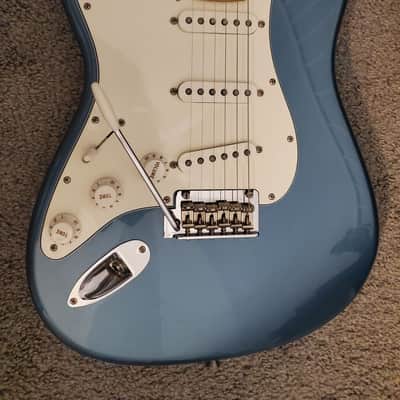 Fender Player Stratocaster Left-Handed with Maple Fretboard 2019 - Tidepool image 2