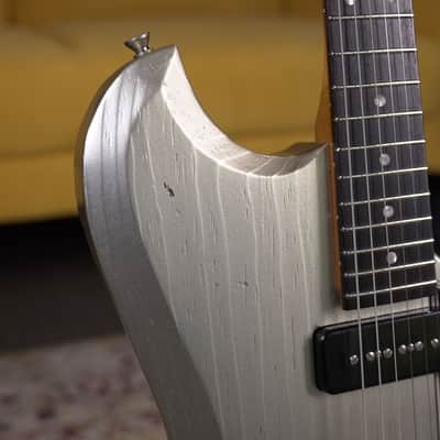 New Novo Voltur J - Fralin P-90s – Inca Silver image 9