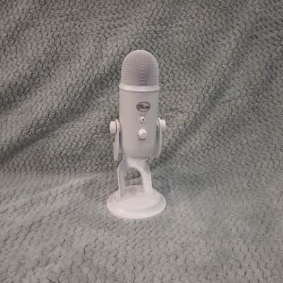 Blue Yeti Multipattern USB Microphone - Whiteout image 1