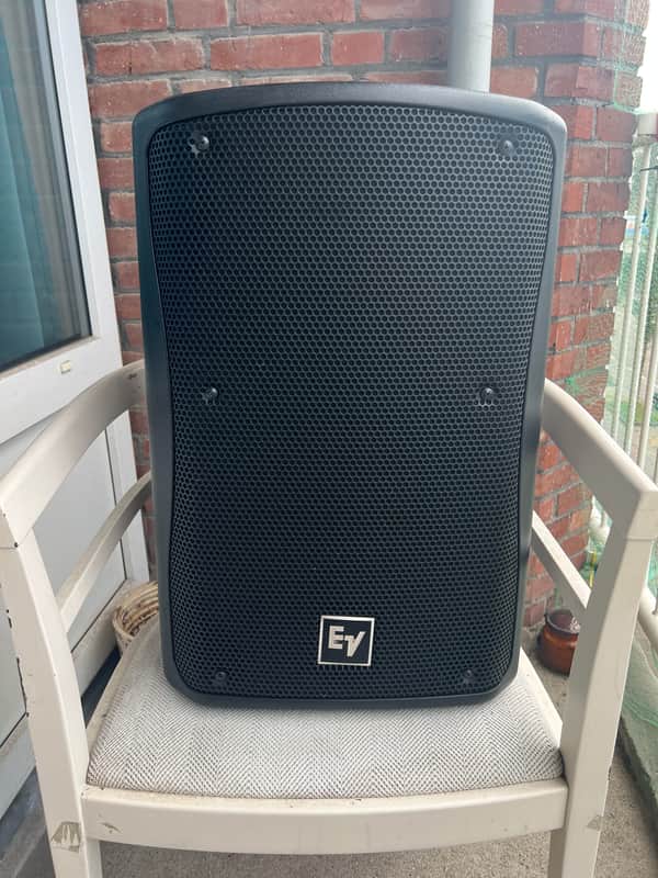 Electro-Voice ZX3-90 12" 2-Way Full Range Passive Speaker with 90 Degree Coverage Horn 2010 - Present - Black image 1