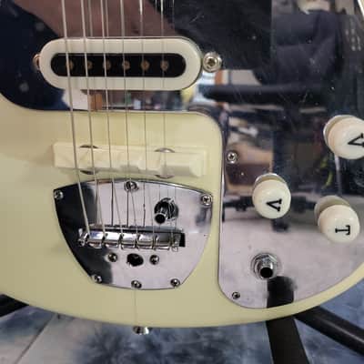 Vintage 1966 White Guyatone LG-65T Single Coil Pickups Whammy Pro Setup Gigbag image 3