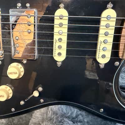 Fender Player Plus Stratocaster HSS Silverburst Electric Guitar w Case image 4