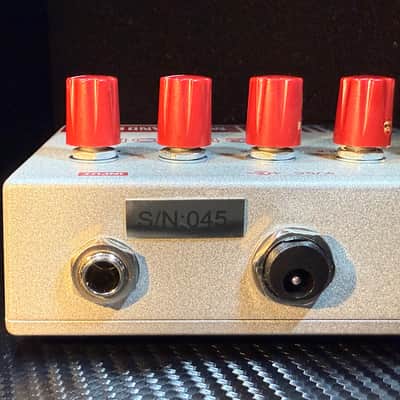 Mojo Hand FX Sericon 2021 - Present - Silver / Red image 5