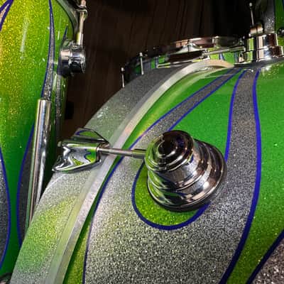 Rikki Rockett's Poison 2022 Stadium Tour DW 6-Piece Drum Set, Green/Silver Sparkle Flame. SIGNED! image 11