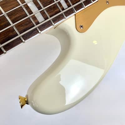 Squier Jazz Bass 40th Anniversary Gold Edition 2022 Olympic White image 11