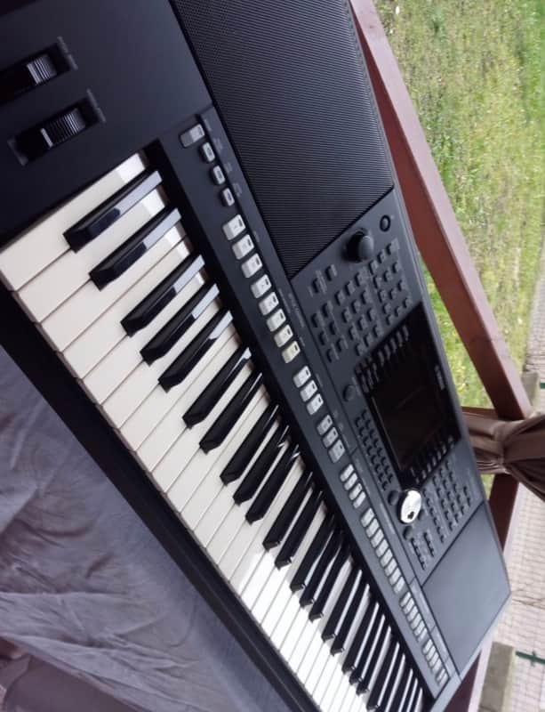 Yamaha PSR S950 Keyboard image 1