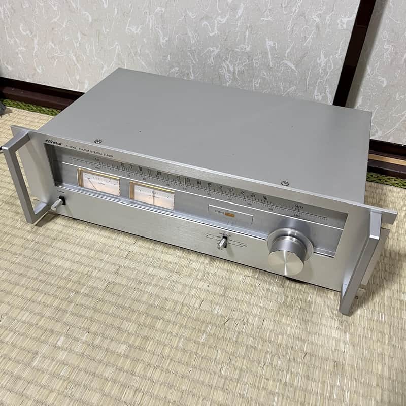 Victor T-1100 FM/AM Stereo Tuner image 1