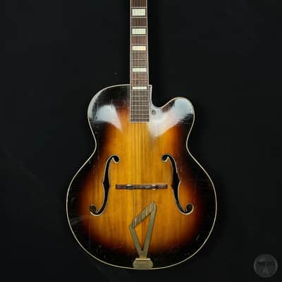 Gretsch Synchromatic model 6037 from 1952 in sunburst finish with case image 1