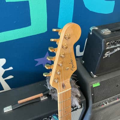 Fender 50th Anniversary American Deluxe Stratocaster 2004 - Sunburst used image 2