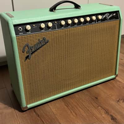 Fender Super-Sonic 22 FSR Limited Edition 2-Channel 22-Watt 1x12" Guitar Combo 2014 - Surf Green image 1