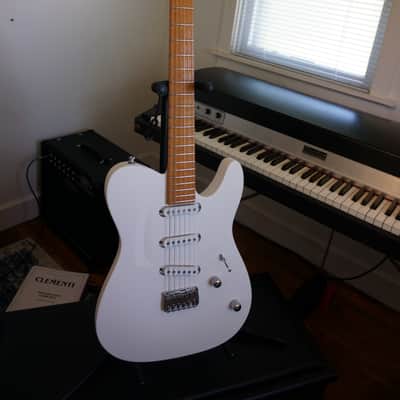 Aristides T/0r 2021 - White image 1