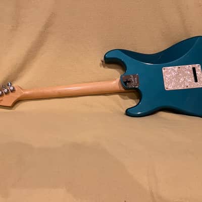Fender American Elite Stratocaster SSS with Maple Fretboard 2016 - 2019 - Ocean Turquoise Metallic image 5