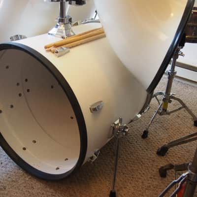 North 4 Piece Set 1969 Fiberglass.  MINT. Collectible. Awesome Sound. Head sizes 22, 14, 12, 10"HUGE image 13